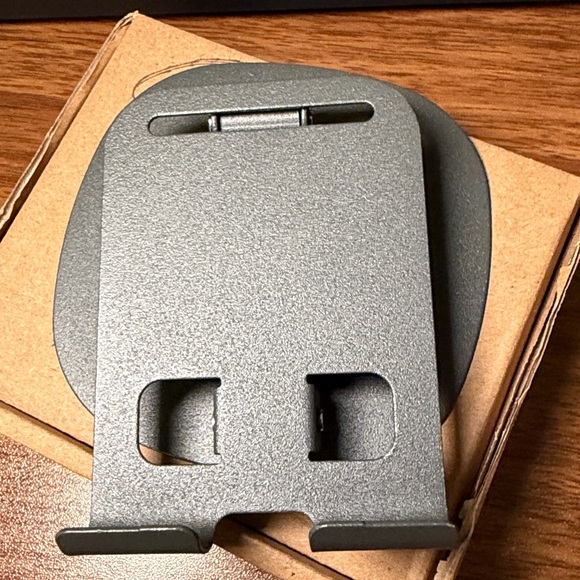 New Aluminum Mobile Phone Stand - Picture 7 of 8